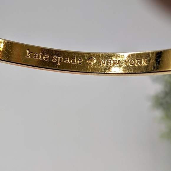 Kate Spade New York Loves Me Idiom Heart of Gold‎ Bangle - Picture 6 of 7